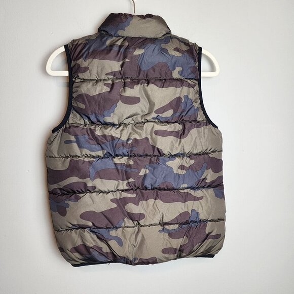 Gap Kids size L / 10-11 boy camo puffer vest outerwear - Picture 2 of 7